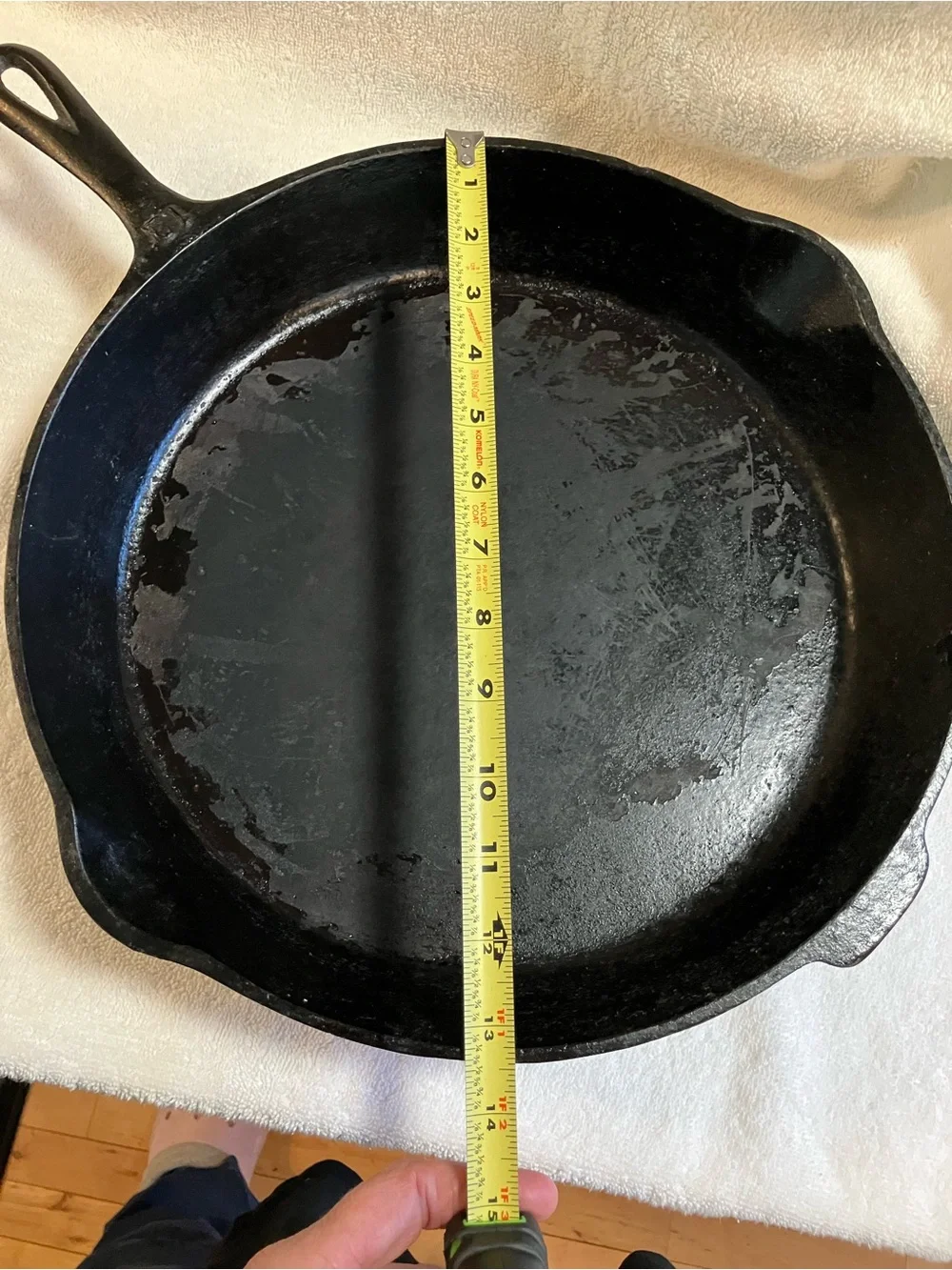 Antique Wagner Ware #12 cast-iron skillet frying pan